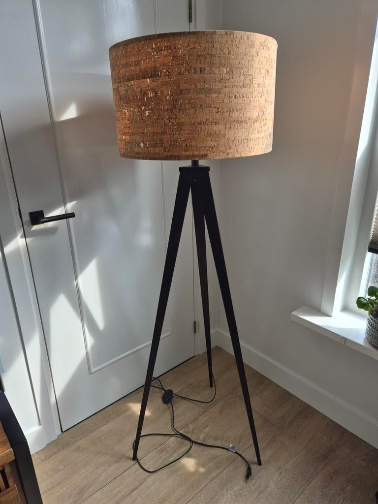 Zuiver Vloerlamp Kurk Tripod, Ophalen, Modern, Scandinavisch, Natuurlijk, Zo goed als nieuw, Overige materialen