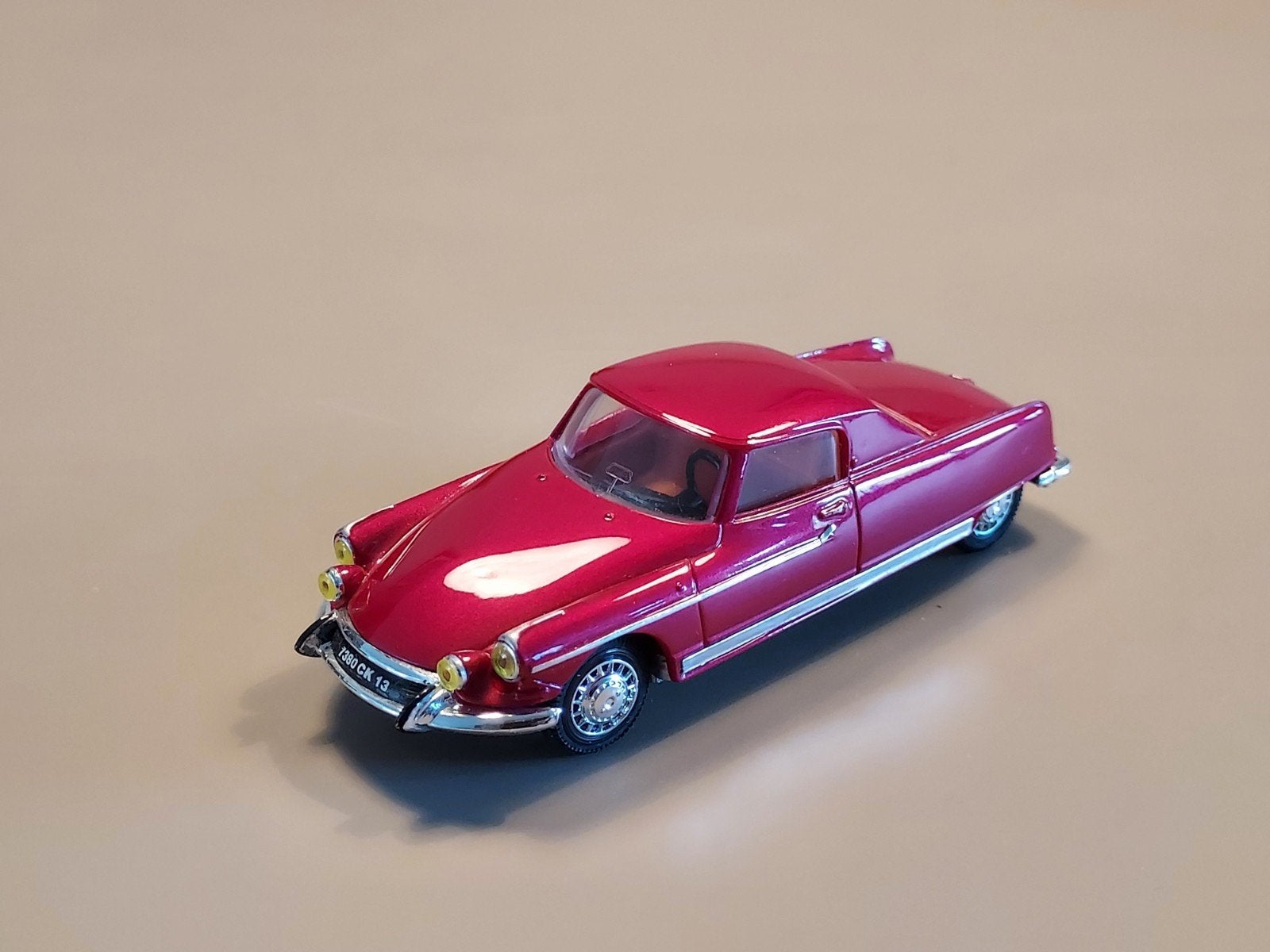 Citroën DS19 Chapron Le Dandy 1:43 Norev  als nieuw, Hobby en Vrije tijd, Ophalen of Verzenden, Auto, Norev