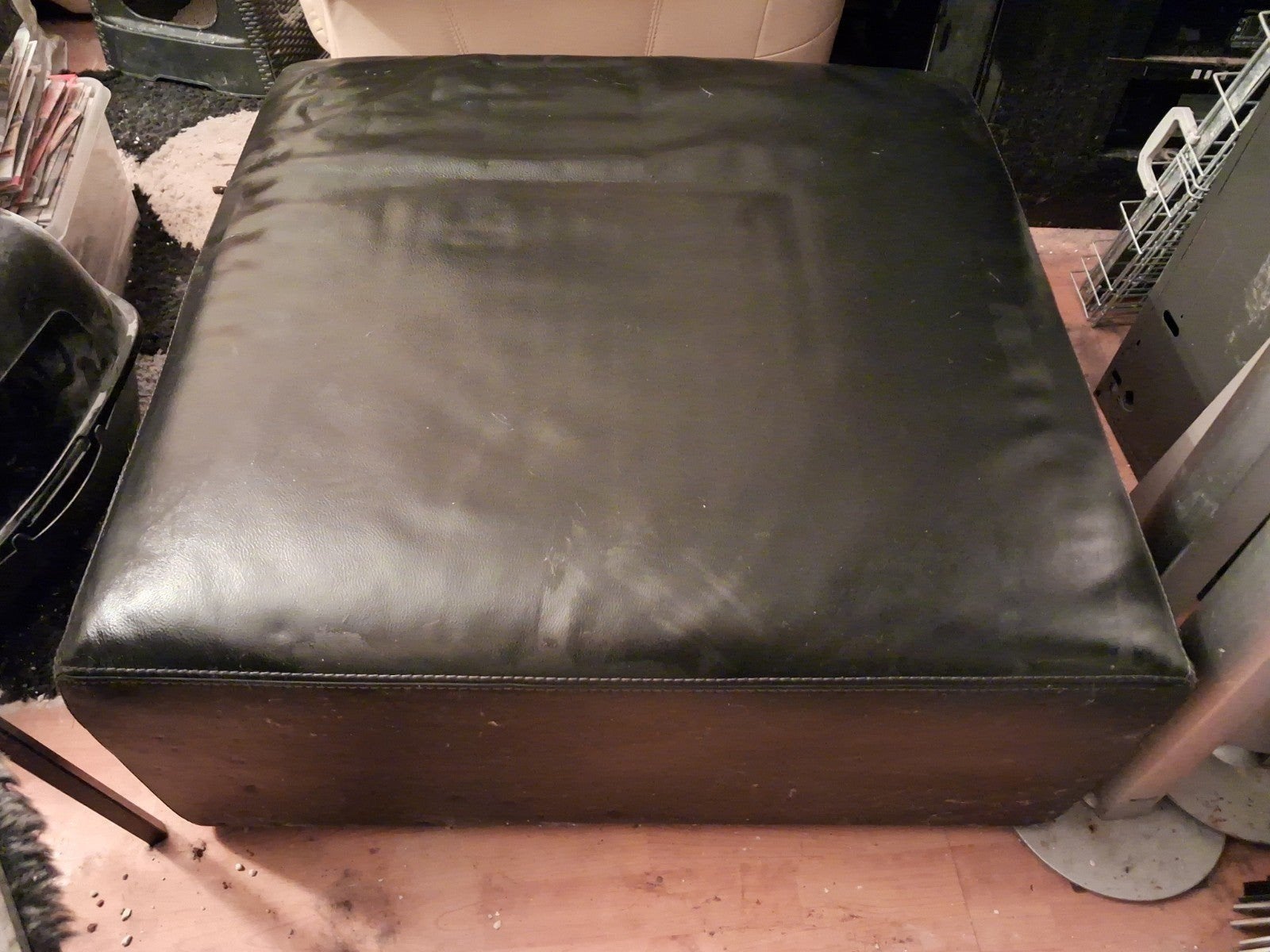 Te koop Echt Leder Hocker 90 cm x 90 cm, Ophalen of Verzenden, Rechthoekig, 75 tot 100 cm, 75 tot 100 cm