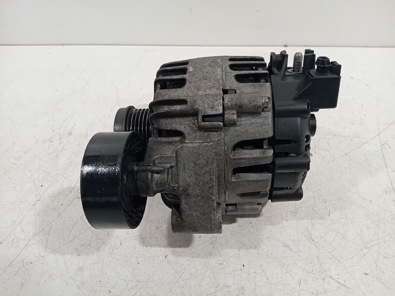 Dynamo Ford Focus, Onderdelen@venauto.nl, Van der Ven Autorecycling B.V., Gebruikt, Ettenseweg 76, 4706 PB Roosendaal, The Netherlands