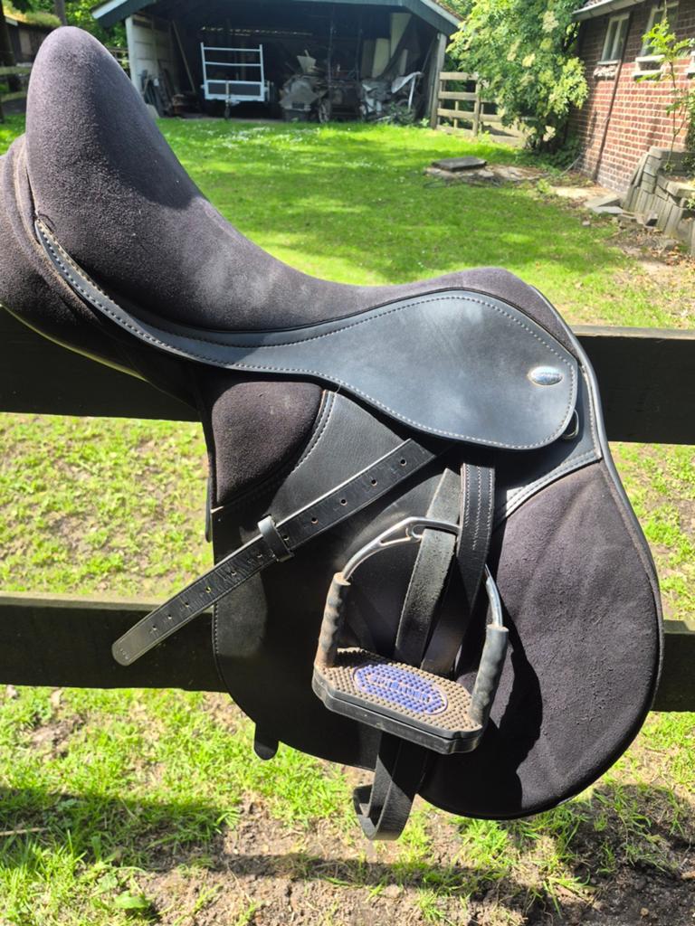 Thorowgood 18 inch veelzijdigheid zadel, Dieren en Toebehoren, Ophalen of Verzenden, Gebruikt