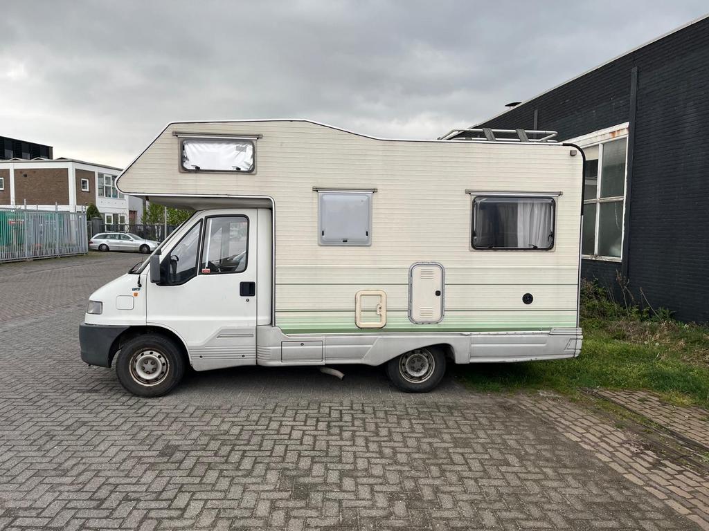 FIAT Ducato 1996 - Grote vintage off-grid camper, Caravans en Kamperen, Campers, Chemisch toilet, Fiat, Rookmelder, Vloeistofverwarming