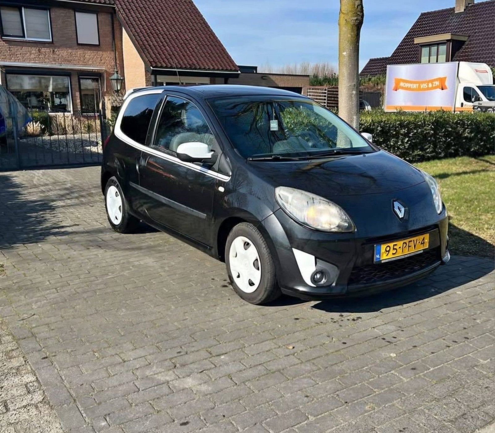 Renault Twingo 1.2 16V 2011 Zwart, Auto's, Renault, 839 kg, Twingo, 74 pk, 4 cilinders