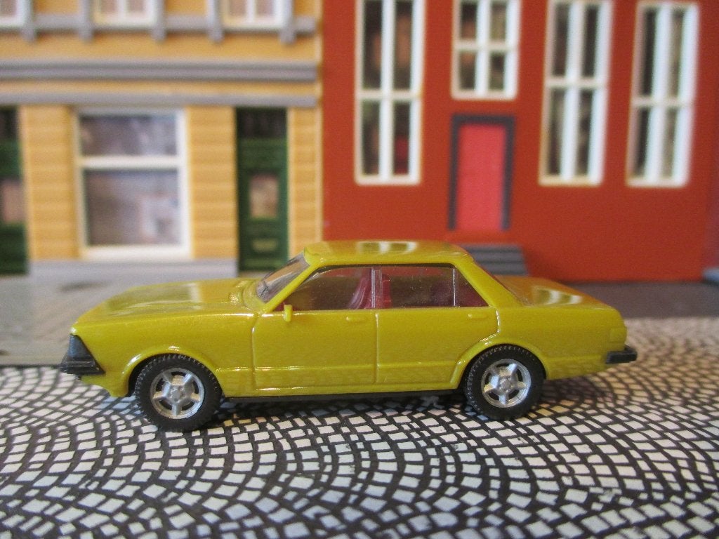 Ford Granada Mk.2 - Herpa mosterdgroen met vijfspaaks velgen, Ophalen of Verzenden, Nieuw, Auto, Herpa