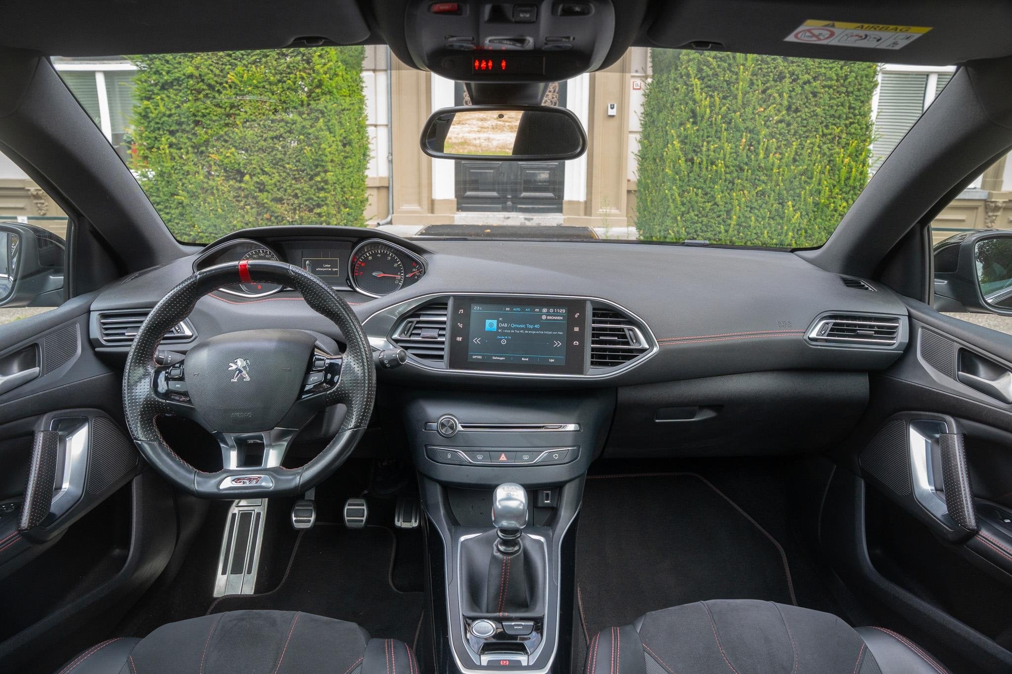 Peugeot 308 1.6 e-THP GTi 270 PANO | MASSAGE | CAMERA | KUIP, Auto's, Voorwielaandrijving, Gebruikt, Euro 6, 4 cilinders