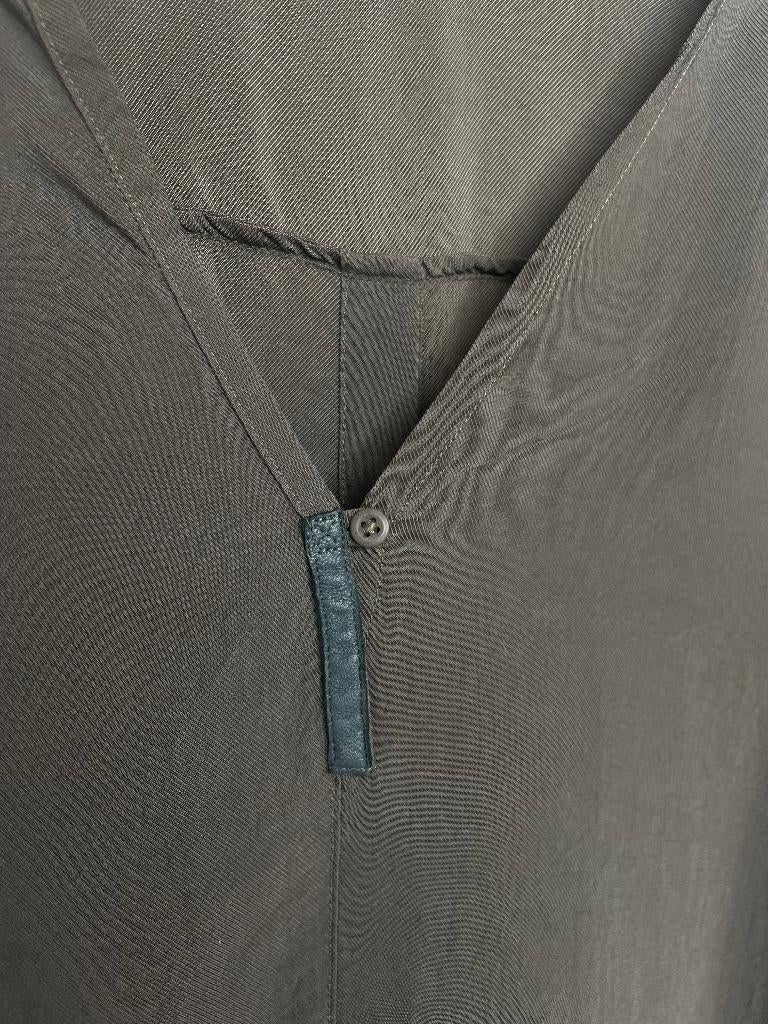Humanoid bruine cupro kraagloze blouse met knopen S v-hals, Customercare@humanoid.nl, HUMANOID Collective B.V., Humanoid, Bruin