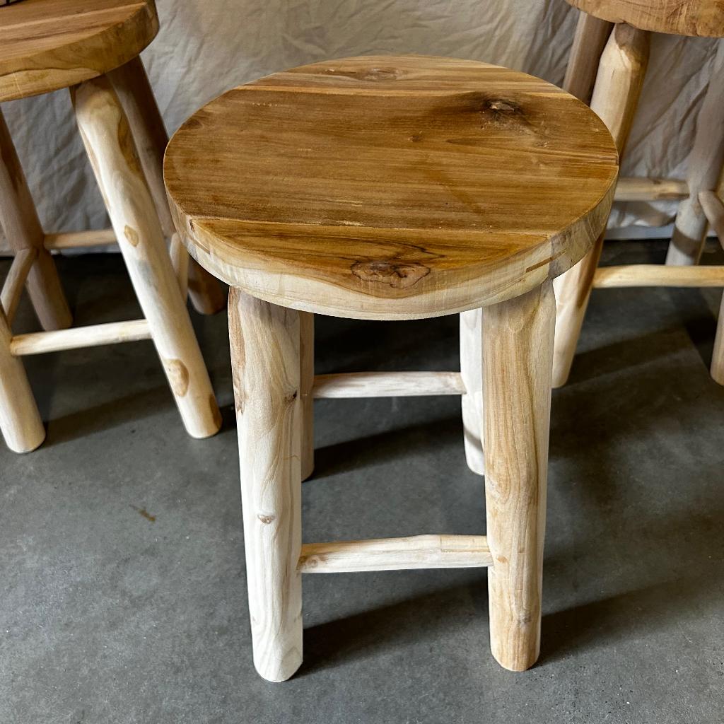 Rond krukje - massief teak - 50 cm hoog - TTM Wonen, Huis en Inrichting, Krukjes, TTM Wonen, Meubels – (Perzische) Tapijten en Woonaccessoires