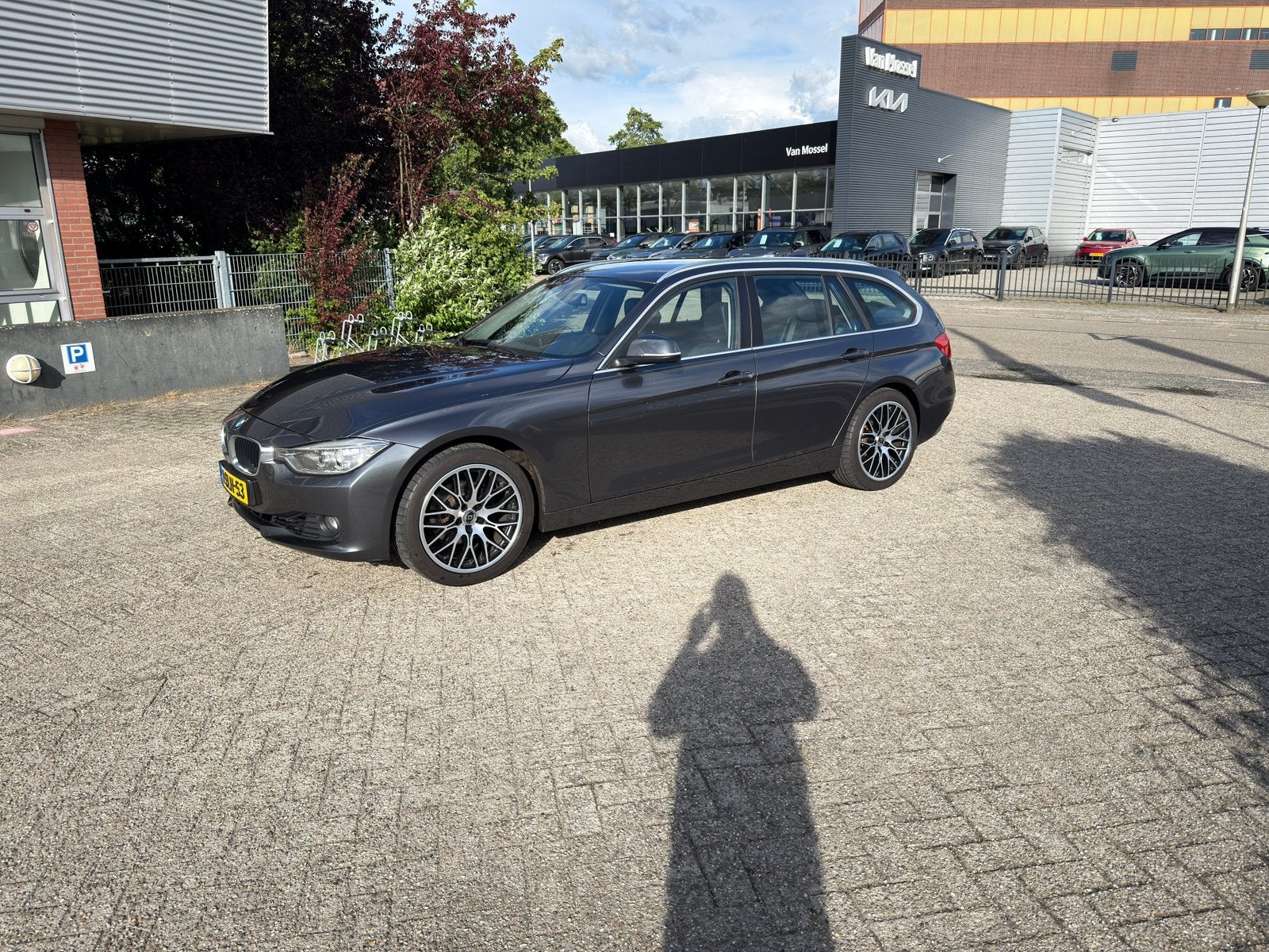 BMW 3-Serie 2.0 320I Touring AUT 2013 Grijs, Auto's, Achterwielaandrijving, Zwart, 4 cilinders, Stationwagon
