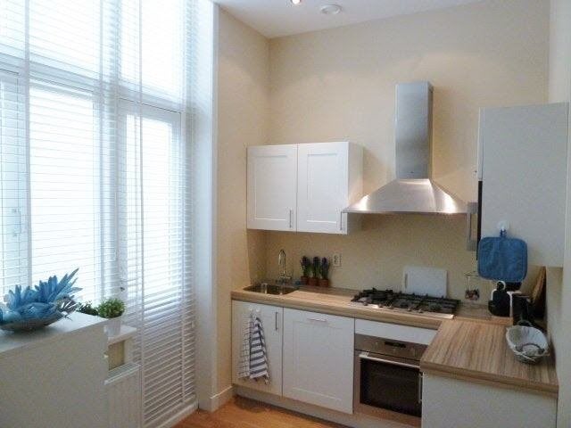 Den Haag Centrum - Plaats, 3 kamers, 90 m2, balkon, Den Haag, Den Haag, Via bemiddelaar, Bovenwoning