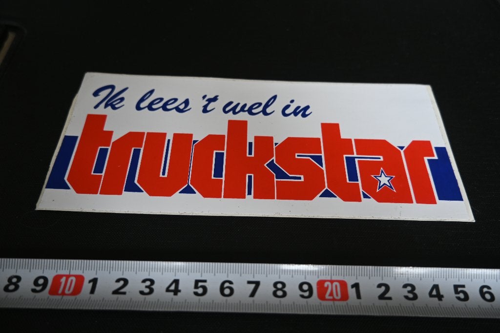 sticker Ik lees 't wel in TRUCKSTAR  XXF3163, Ophalen of Verzenden, Zo goed als nieuw