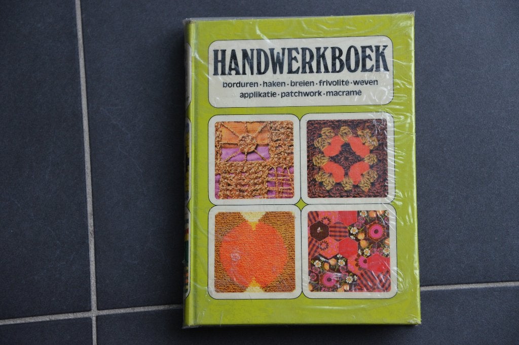 Handwerkboek: borduren, haken, weven, tapijtknopen, enz., Boeken, Cantecleer, Ophalen of Verzenden, Zo goed als nieuw, Overige onderwerpen