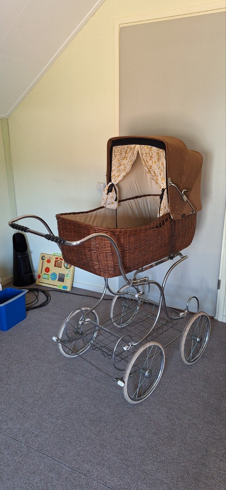 Vintage Kinderwagen 1979 met complete set lakens, Ophalen, Gebruikt, Overige merken
