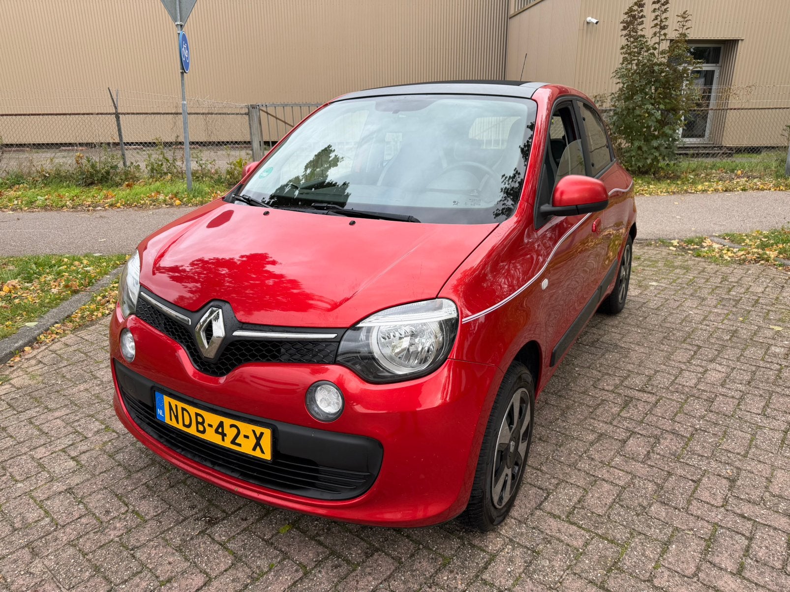 Renault Twingo Cabrio , Softtop , APK 02-07-2028, Cabriolet, Handgeschakeld, Grijs, Particulier