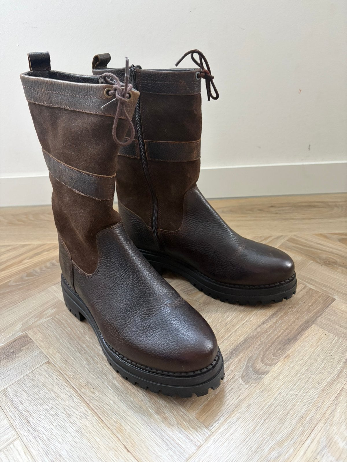 Nieuwe bruine leren outdoor laarzen mountain peak maat 40, Kleding | Dames, Hoge laarzen, Bruin, Nieuw, Ophalen of Verzenden