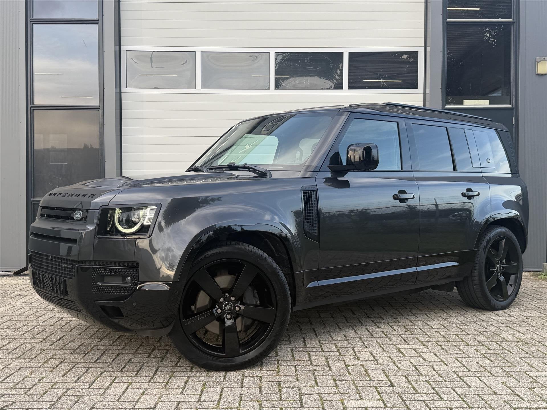 Land Rover Defender 110 110 HSE X-Dynamic 3.0 D200, Auto's, Automaat, Dealer onderhouden, Zwart, 2996 cc