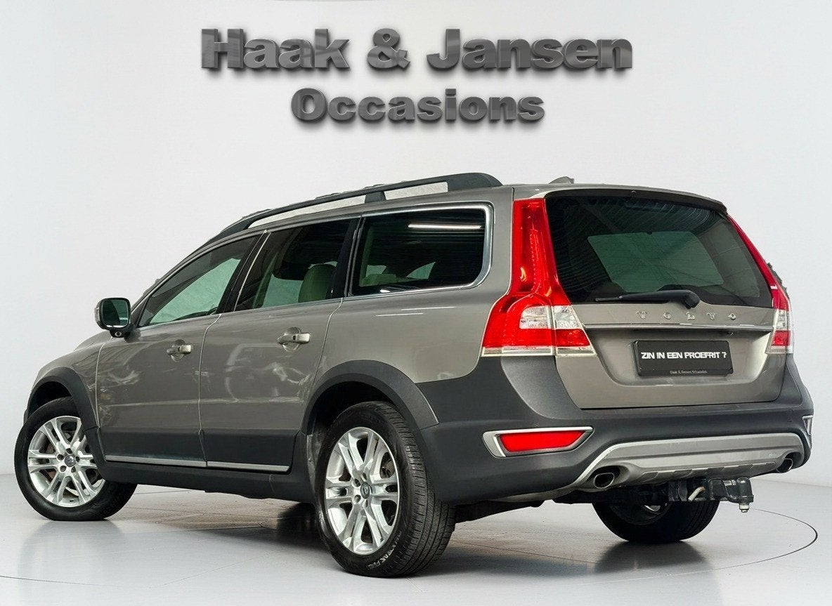 Volvo XC70 2.0 T5 FWD Momentum Panoramadak Leder Cruise, Auto's, Volvo, 15 km/l, Gebruikt, Beige, 4 cilinders
