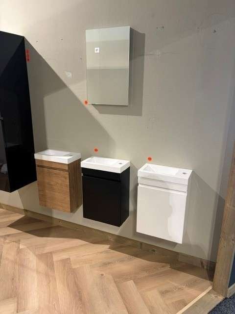 Toiletmeubel verschillende kleuren beschikbaar, Huis en Inrichting, Badkamer | Badkamermeubels, Niet ingevuld, 50 tot 100 cm, Zo goed als nieuw