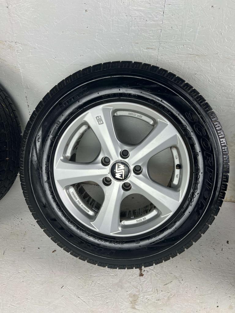 Mitsubishi outlander Hyundai tucson sportage winterset 16”, Auto-onderdelen, Niet ingevuld, 16 inch, Banden en Velgen, Niet ingevuld