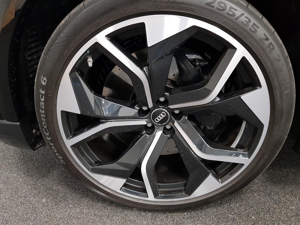 Audi RSQ8 4.0 TFSI RS Q8 Quattro 600pk! Panorama dak Navigat, Auto's, Audi, Zwart, 156 €/maand, Bedrijf, Vierwielaandrijving