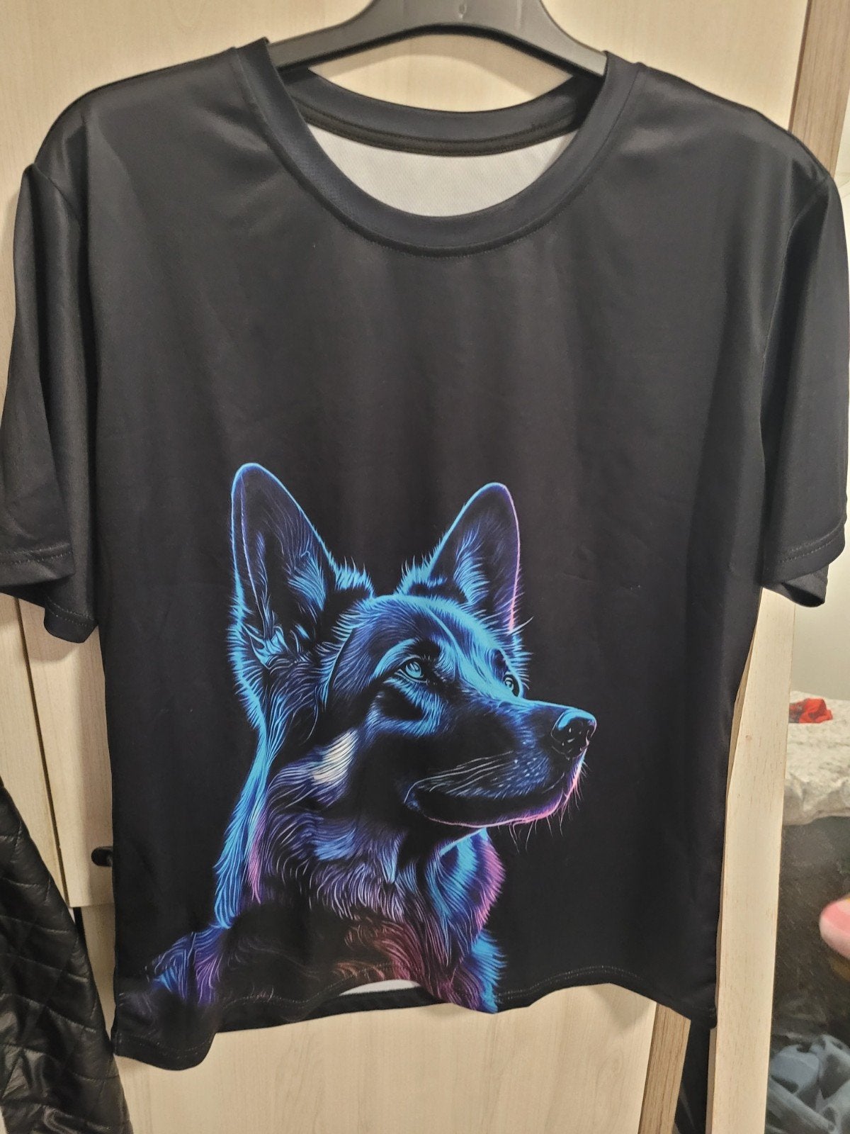 Zwarte heren shirt met gekleurde hond maat L, Ophalen of Verzenden, Zo goed als nieuw, Temu
