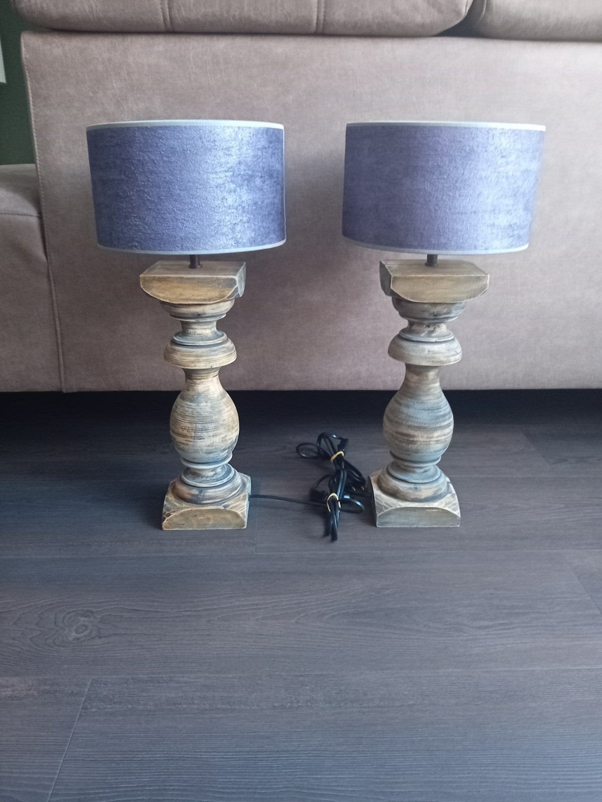 Z.g.a.n twee baluster tafellampen met kap., Huis en Inrichting, Lampen | Tafellampen, Ophalen, Zo goed als nieuw, Met kap, 59 cm