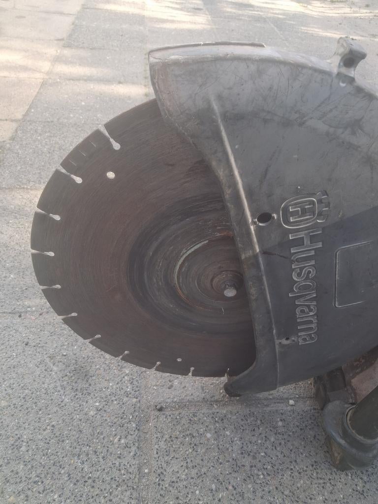 Husqvarna motorzaag - Goed onderhouden met zaagblad, Ophalen of Verzenden, Gebruikt, Kettingzaag, Husqvarna