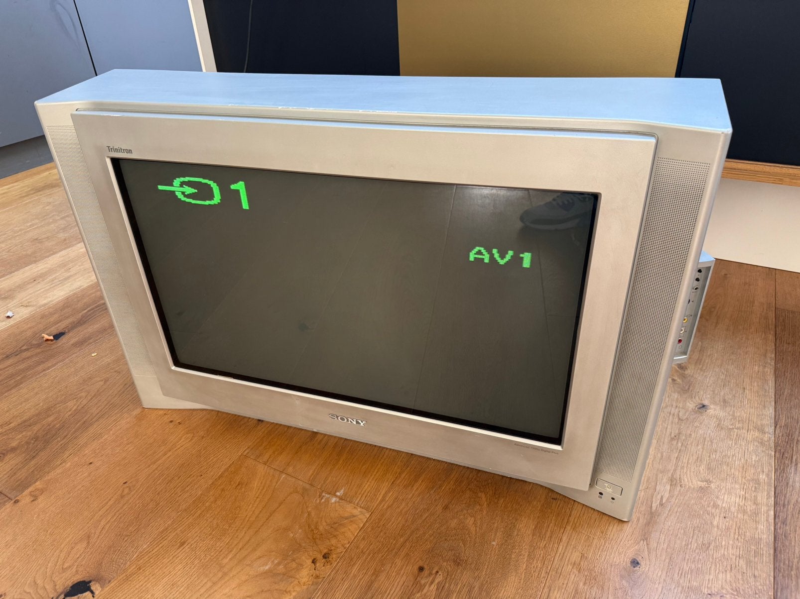 Sony Trinitron KV28FX65-B 28 retro gaming CRT TV, Ophalen of Verzenden, Zo goed als nieuw, 50 Hz, Sony