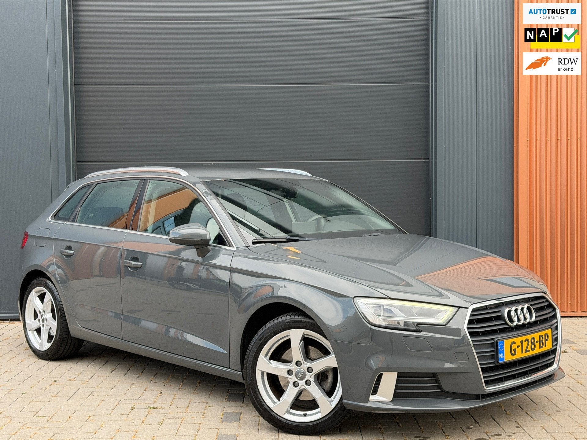 Audi A3 Sportback 30 TFSI Sport S Line Edition|Goed Onderhou, Gebruikt, Origineel Nederlands, Bedrijf, 1180 kg