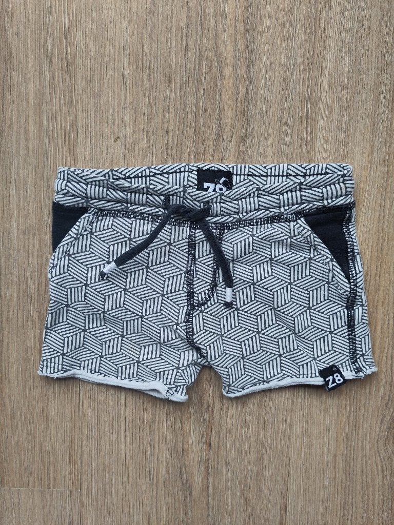 Z8 zwart-witte korte broek maat 80, Broekje, Z8, Ophalen of Verzenden, Zo goed als nieuw