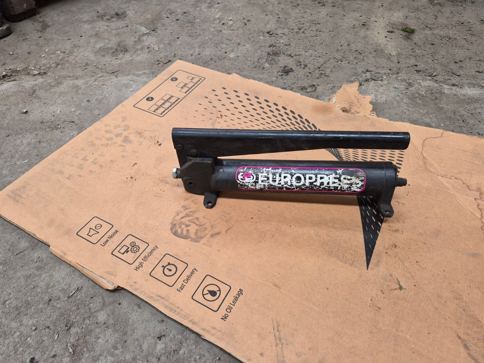 Europress handpomp - Hydraulische pomp, Ophalen, Gebruikt