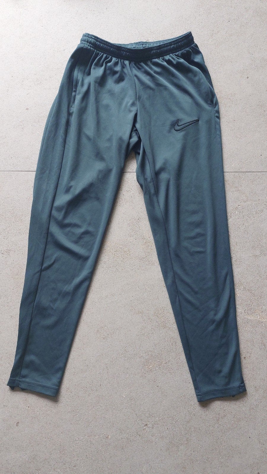 Nike trainingsbroek maat S - aparte groene kleur, Nike, Ophalen of Verzenden, Gedragen, Maat 46 (S) of kleiner