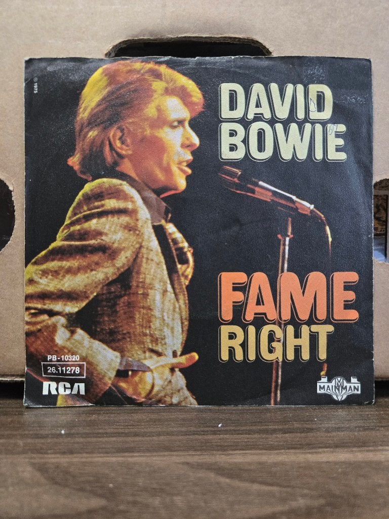 David Bowie - Fame, 7 inch, Ophalen of Verzenden, Zo goed als nieuw, Beschermende buitenhoes