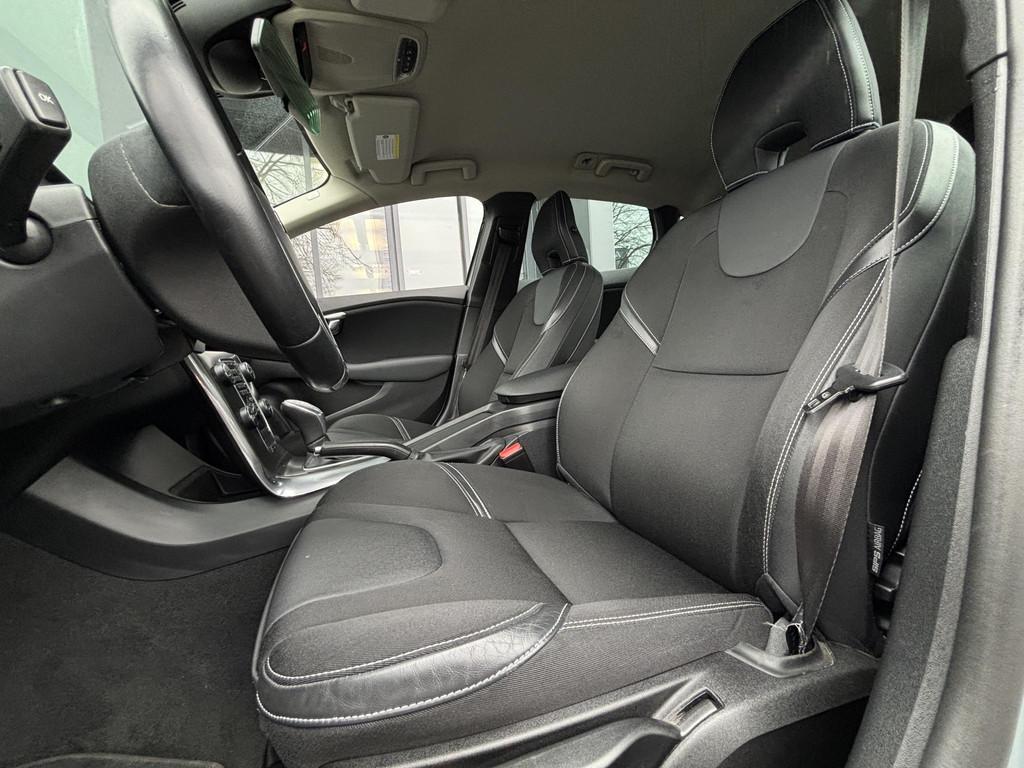 Volvo V40 1.6 T4 Momentum Camera | Cruise Control | Trekhaak, Auto's, Gebruikt, 4 cilinders, 179 pk, Leder en Stof