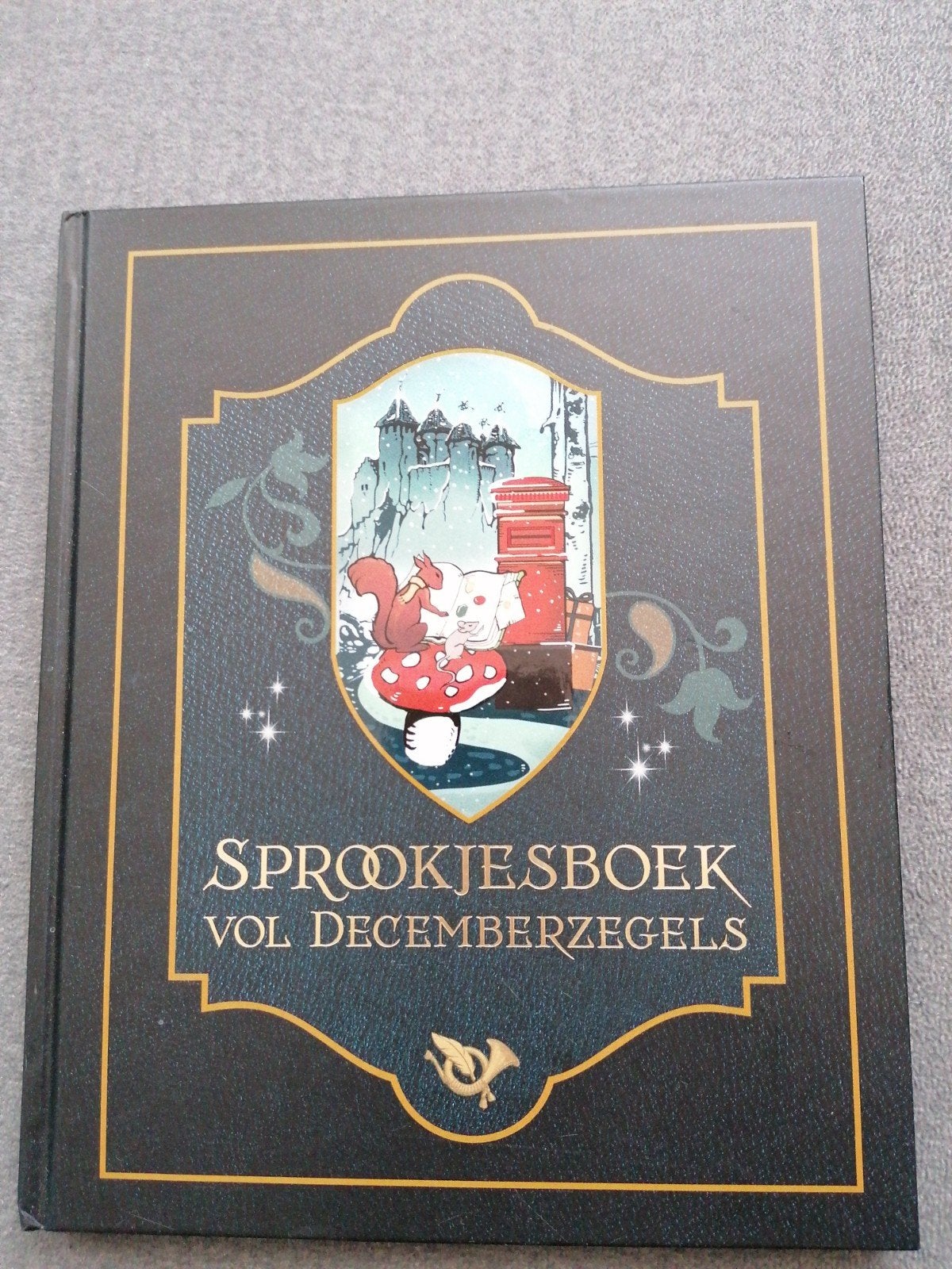 Sprookjesboek vol Decemberzegels - Efteling PostNL, Boeken, Ophalen of Verzenden, Nieuw, Efteling / PostNL