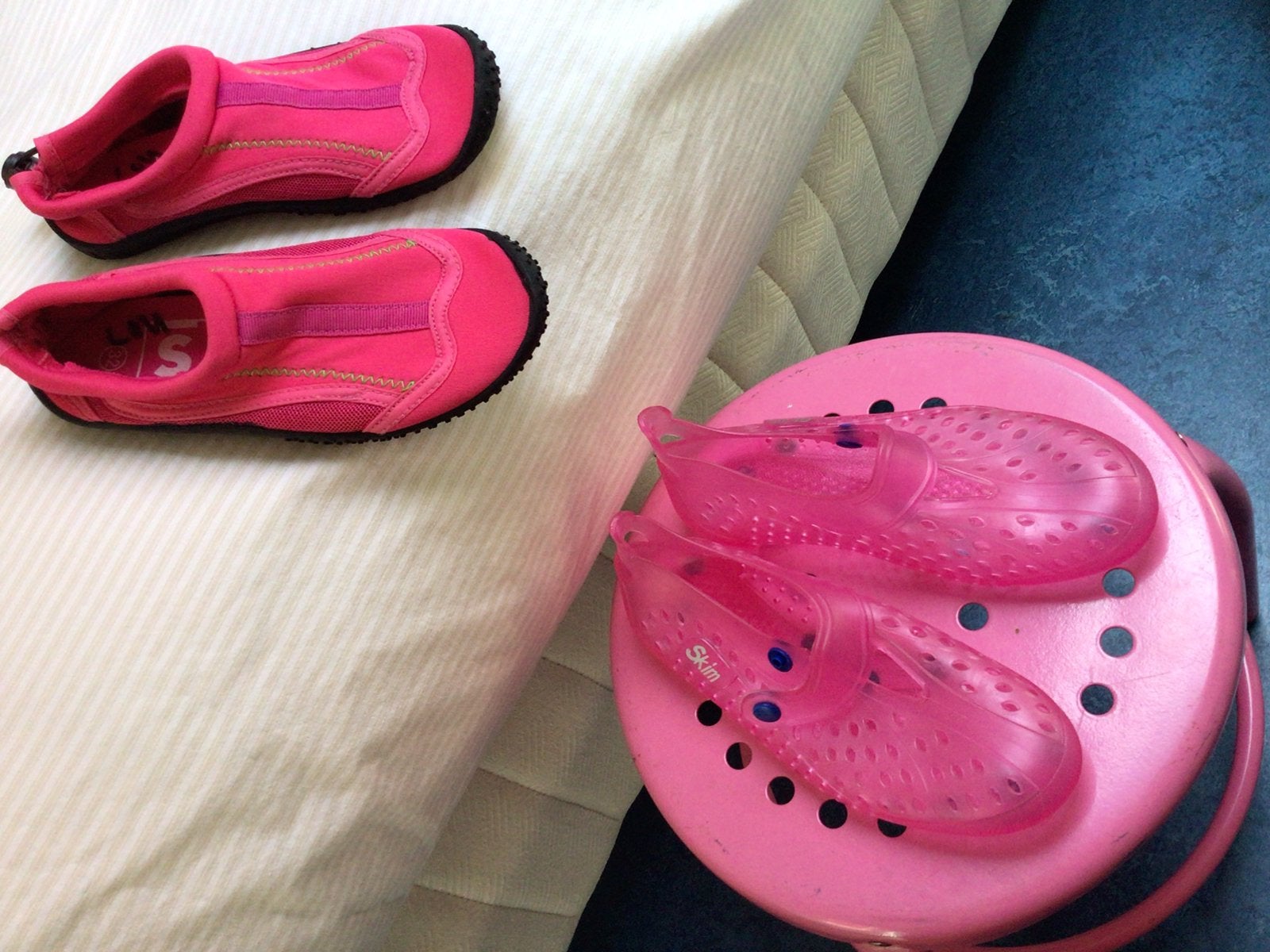 Waterschoenen 2 stuks Roze mt. 32 en mt 33-34.Zgan merk Skim, Ophalen of Verzenden, Zo goed als nieuw, Meisje, Overige typen