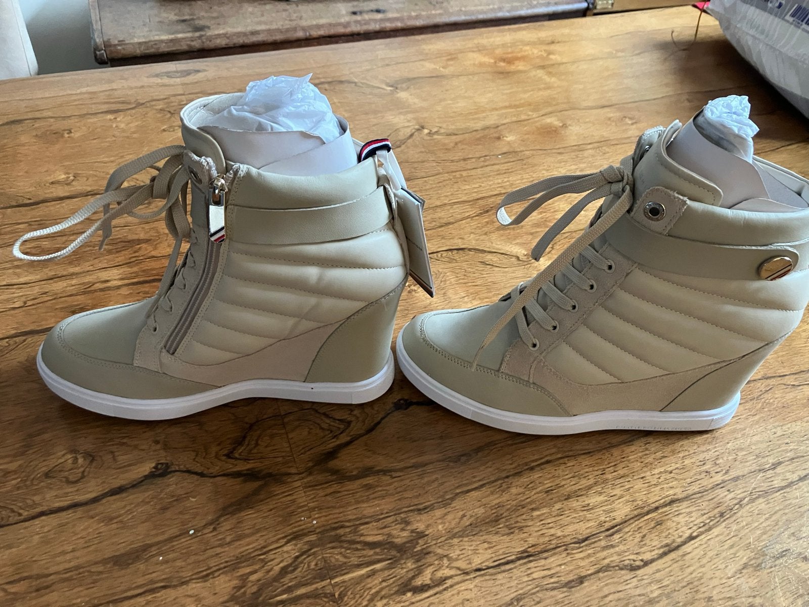 Nieuwe Tommy Hilfiger Wedge Sneaker Boots - Maat 42, Ophalen of Verzenden, Nieuw, Beige, Sneakers of Gympen