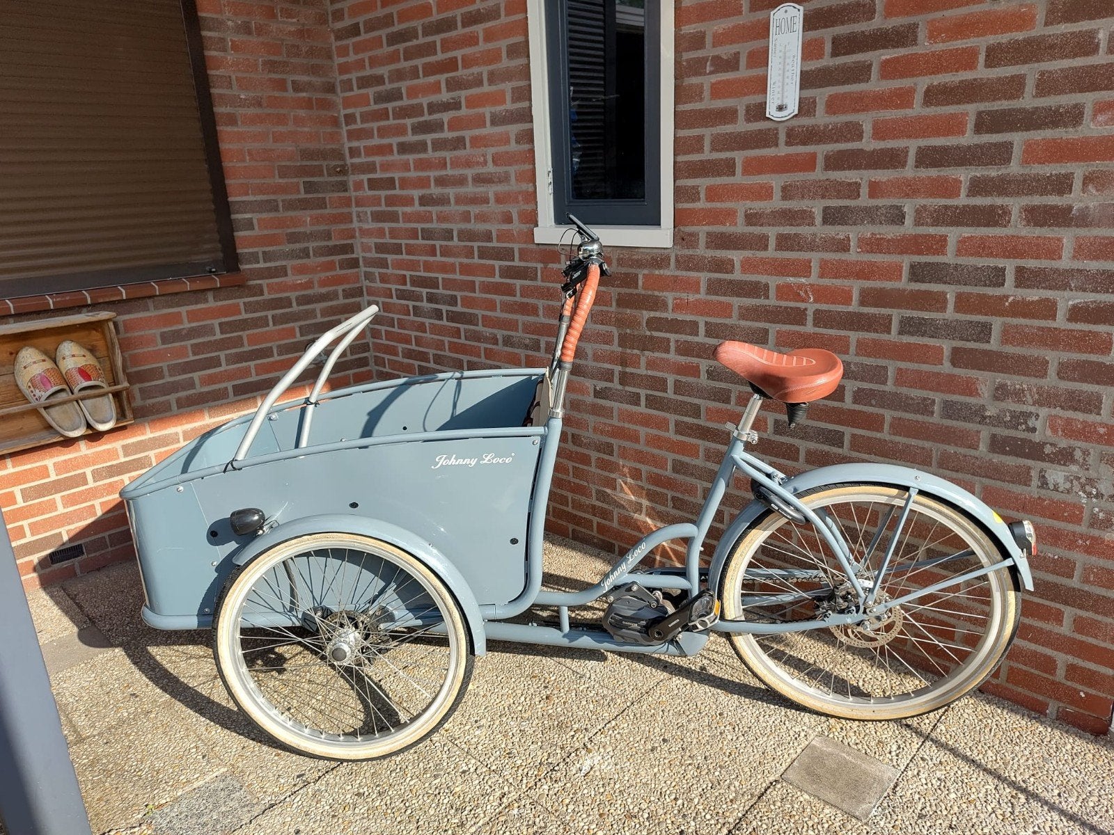 Johnny Loco electrische bakfiets (extra grote accu + slot), Fietsen en Brommers, Huif, 3 kinderen, Ophalen of Verzenden, Zo goed als nieuw