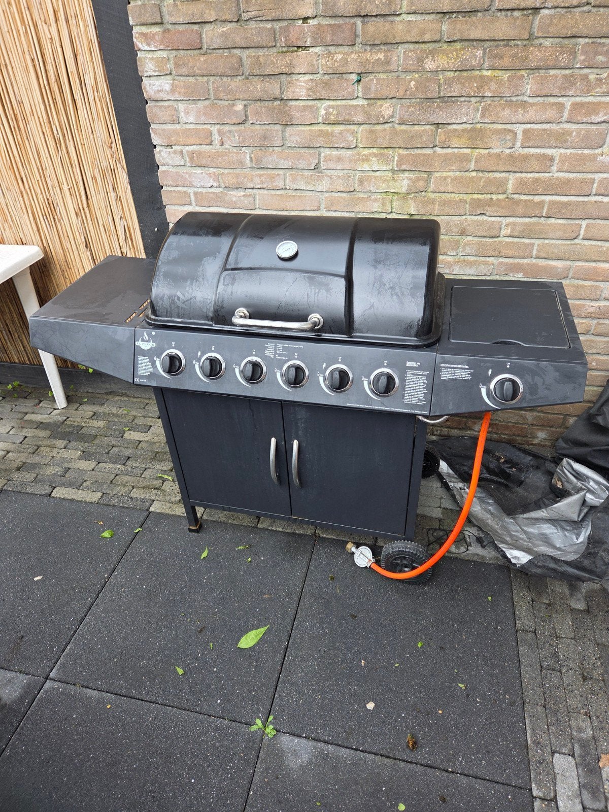 Gas BBQ - Tegen elk aannemelijk bod, Tuin en Terras, Gasbarbecues, Gebruikt, Ophalen