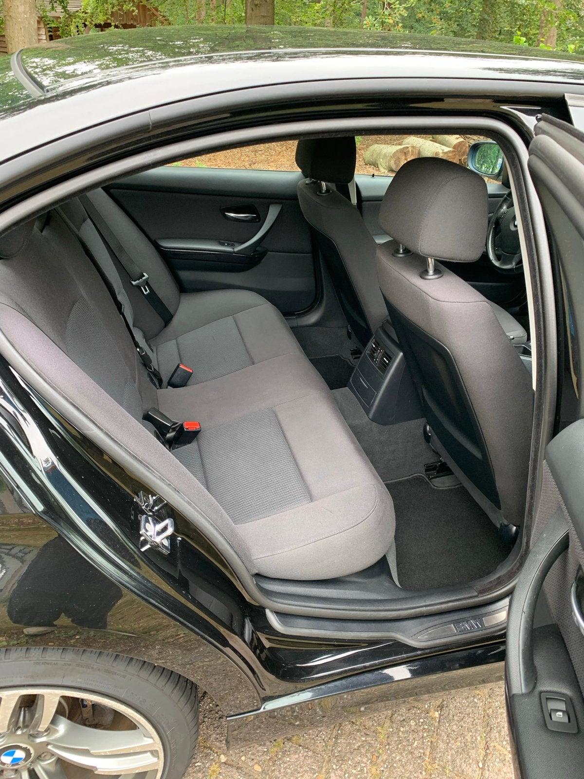 BMW 3-Serie 2.0 I 318 105KW 2009 Zwart, Achterwielaandrijving, Zwart, Handgeschakeld, Particulier
