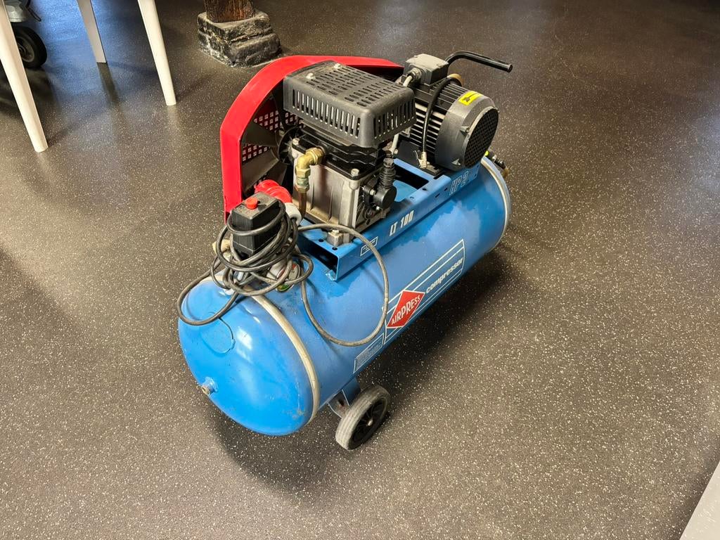 Airpress LT 100 compressor – 100L, Doe-het-zelf en Verbouw, Compressors, Gebruikt, 10 bar of meer, 100 liter of meer, 200 tot 400 liter/min