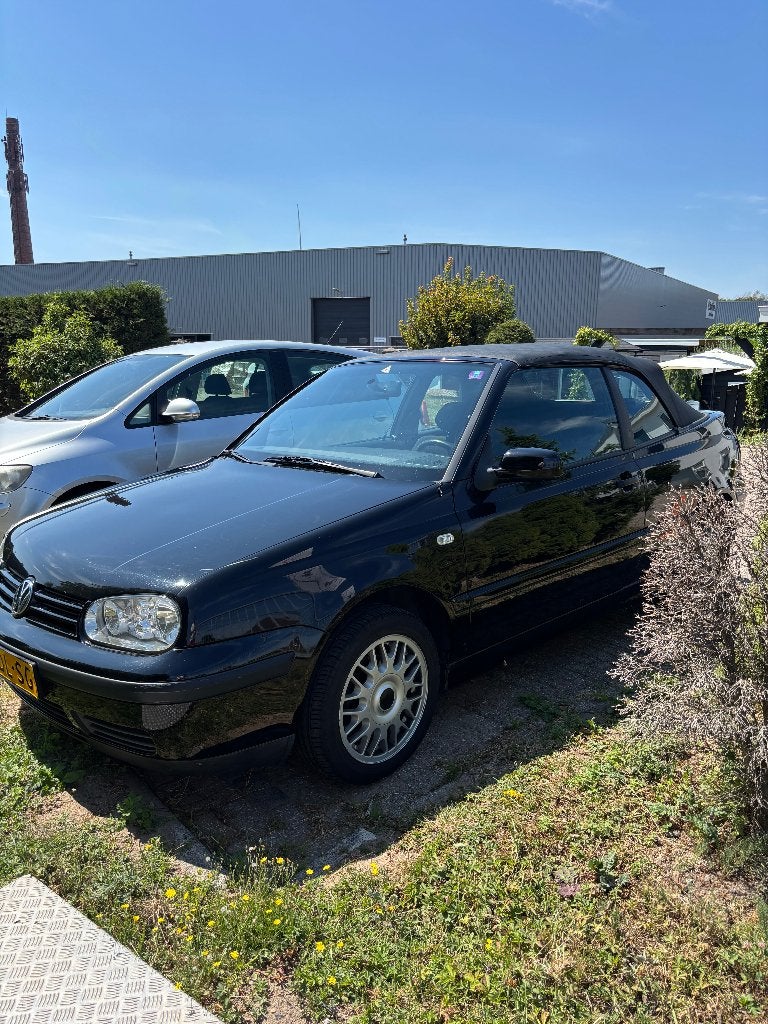 Volkswagen Golf 1.8 Cabriolet 55KW 1999 Zwart, Auto's, Stof, 74 pk, Zwart, 4 cilinders