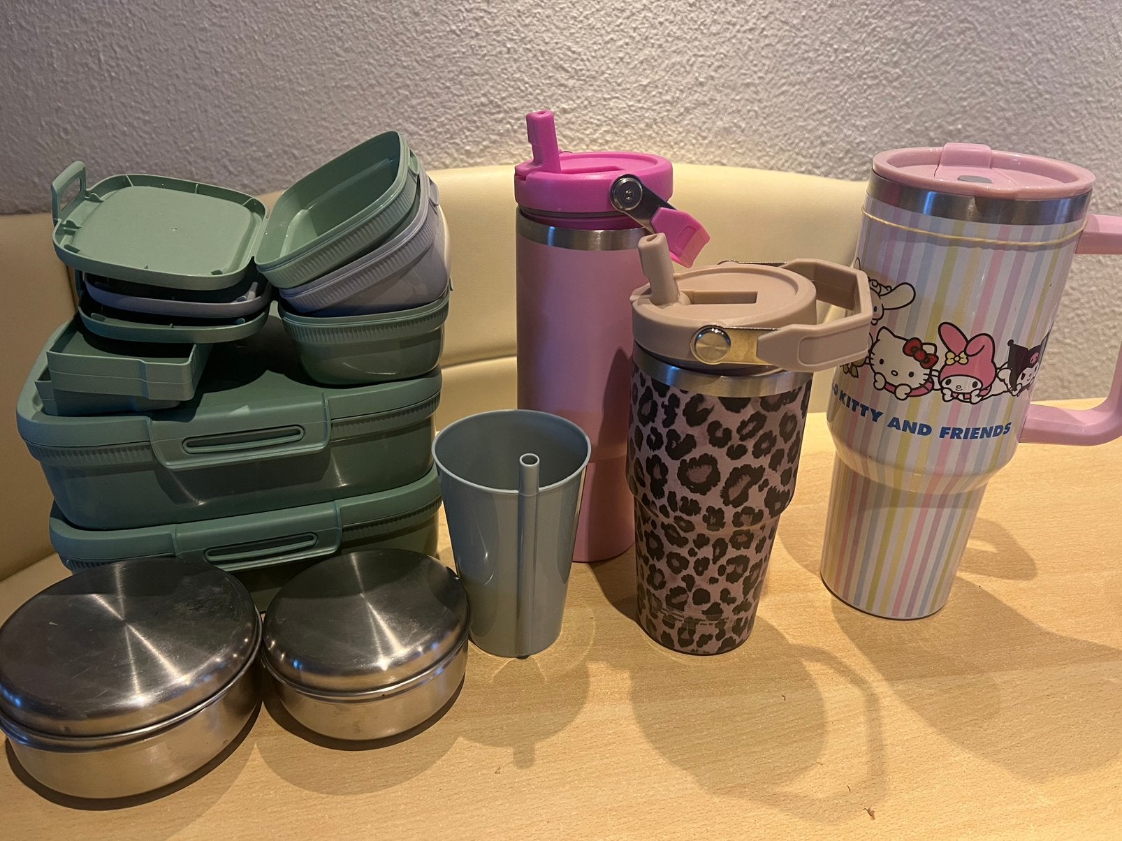 Lunchboxen, fruitbakjes, metalen bekers, metalen bakjes, Ophalen of Verzenden, Zo goed als nieuw