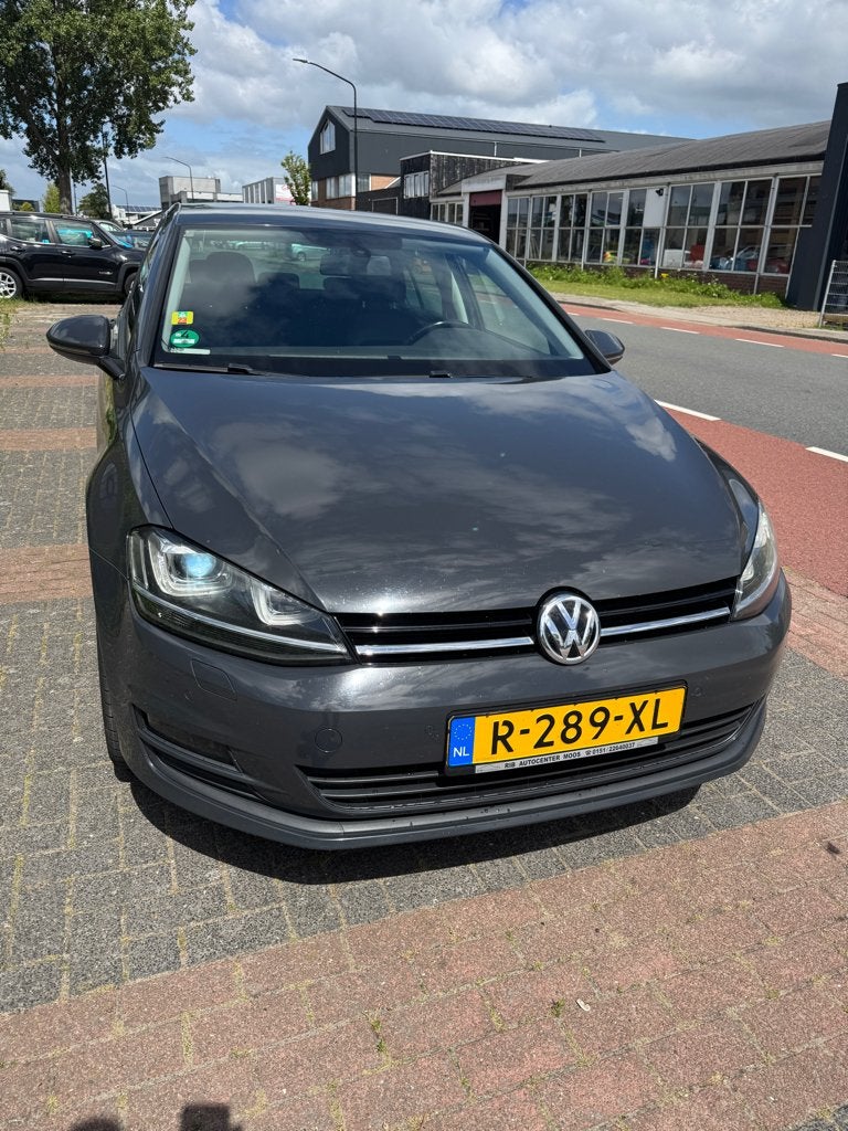 Volkswagen Golf 1.2 TSI 81KW 5D 2015 Grijs, Auto's, Voorwielaandrijving, Zwart, 4 cilinders, 49 €/maand