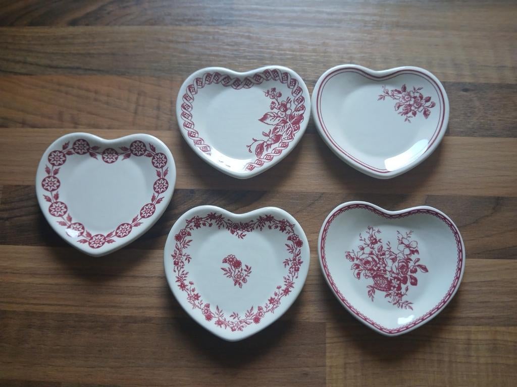 Comptoir de Famille hartvormige schaaltjes, Ophalen of Verzenden, Overige stijlen, Aardewerk, Schaal of Schalen