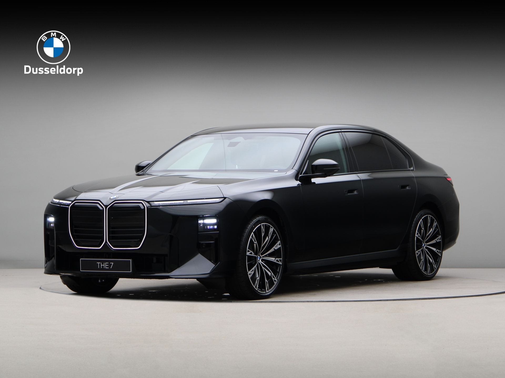 BMW i7 xDrive60 106 kWh M Sport Pro | Panoramadak Sky Lounge, Auto's, Automaat, Zwart, Verwarmde buitenspiegels, Zwart