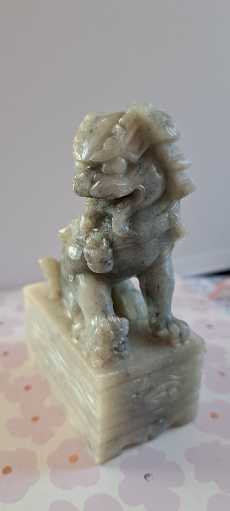 Vintage Chinees Speksteen Beeldje - Tempelleeuwin / Foo Dog, Ophalen of Verzenden, Gebruikt, Dier