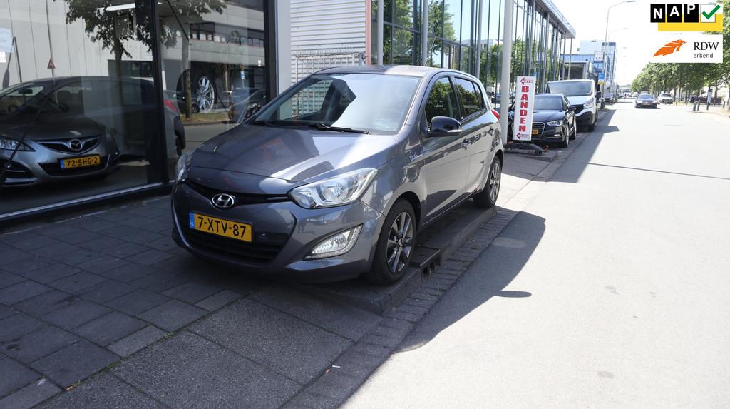 Hyundai I20 1.2i CRUISE CONTROL / BLUETOOTH / 1e EIGENAAR, Auto's, Hyundai, Bedrijf, Te koop, i20, ABS, Airbags, Airconditioning