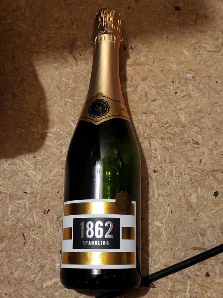 *Nieuw* fles wijn, Ophalen, Nieuw, Frankrijk, Rode wijn