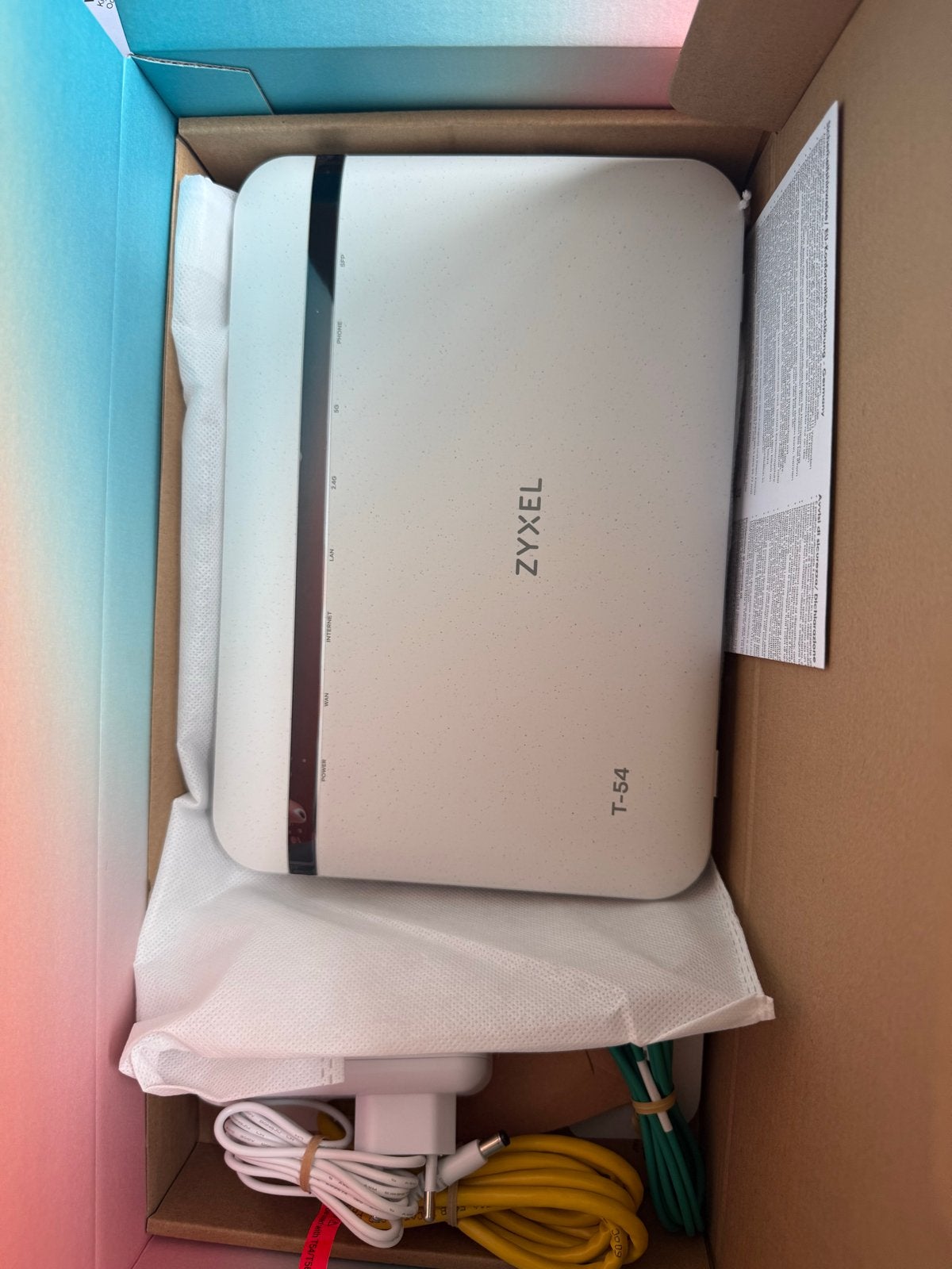 Zyxel T-54 Router met modem - Inclusief alle toebehoren, Ophalen of Verzenden, Nieuw, Router met modem