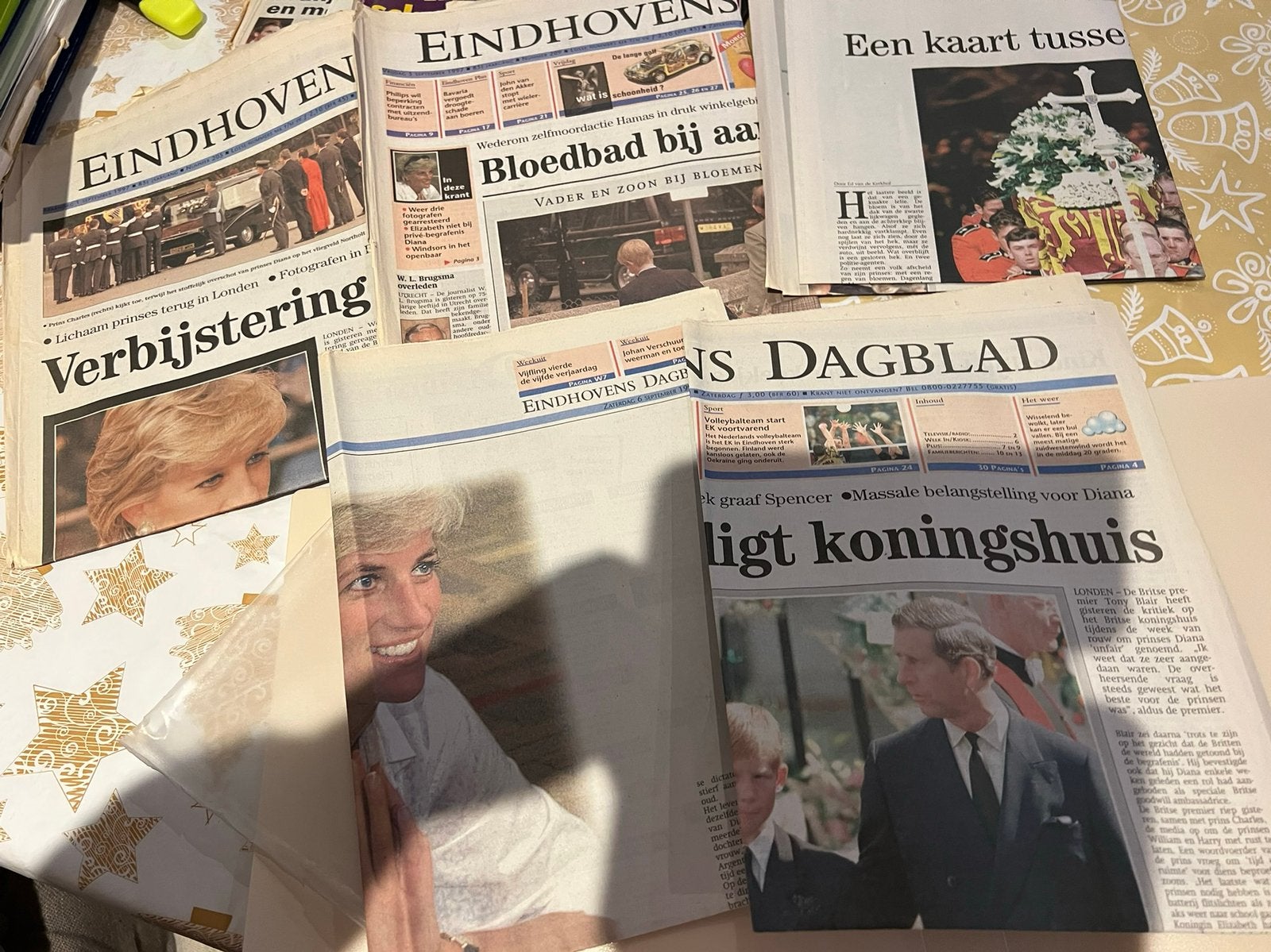 Div. kranten en tijdschriften over dood Diana. Op 31.08.1997, Ophalen of Verzenden, 1980 tot heden, Tijdschrift